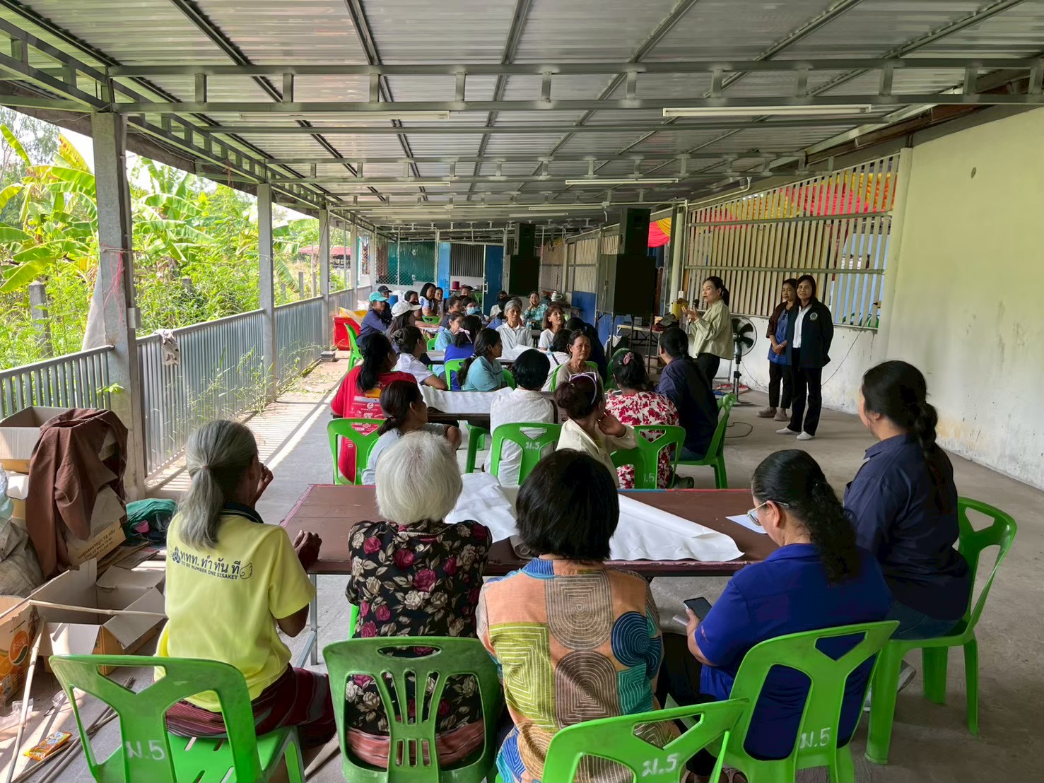 ยกระดับกระบวนการจัดการเศษผ้าเหลือใช้ให้เป็นวัตถุดิบสำหรับผลิตภัณฑ์ชุมชนตามแนวทาง BCG