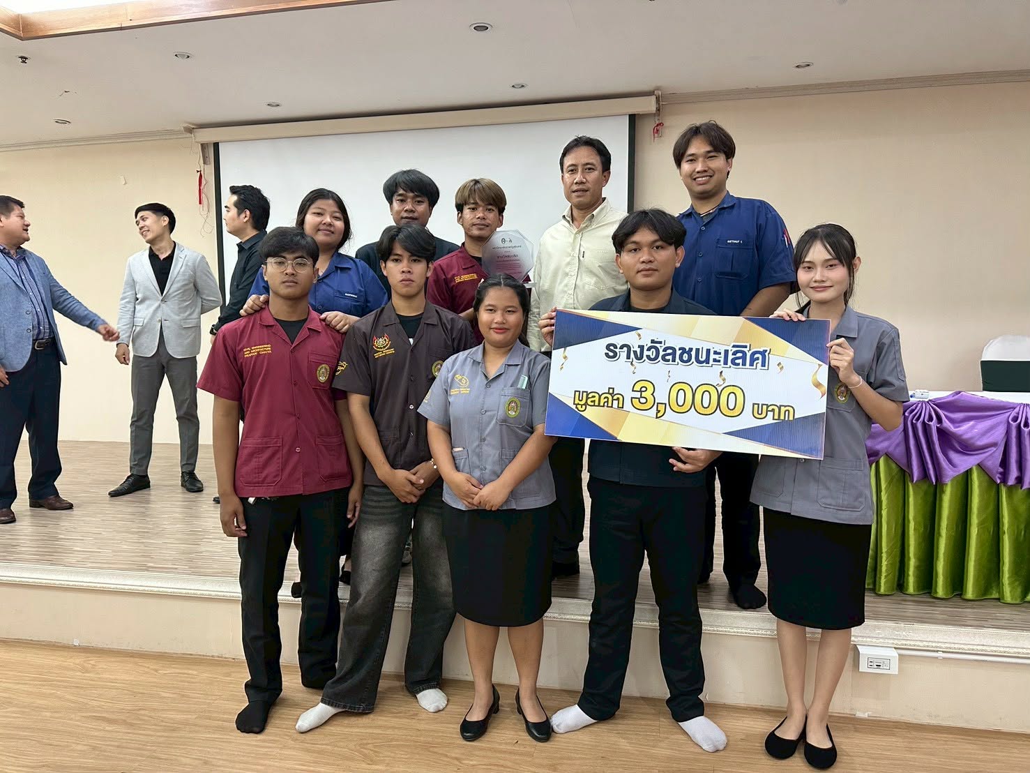 นำเสนอและประกวดผลงานวิศวกรสังคม